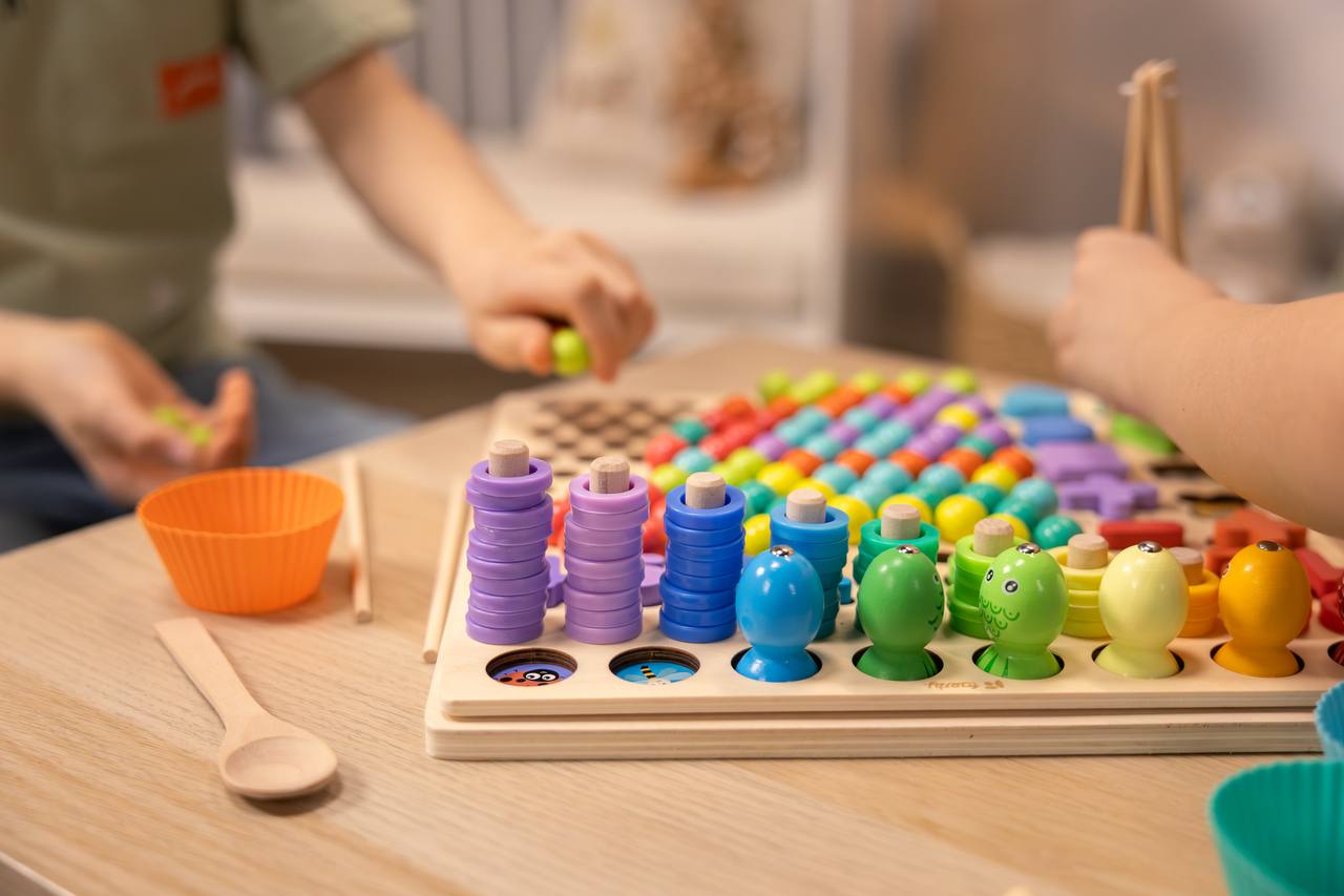 Komplettes 5-in-1 Spielbrett aus Naturholz mit allen Spielmodi